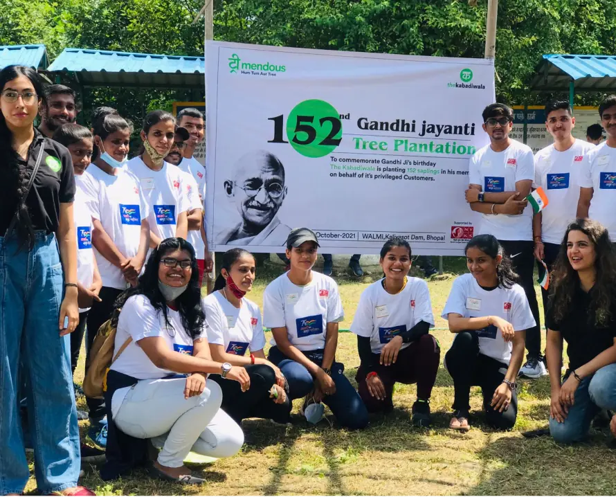 tree-plantation-gandhi-jayanti-group-photo